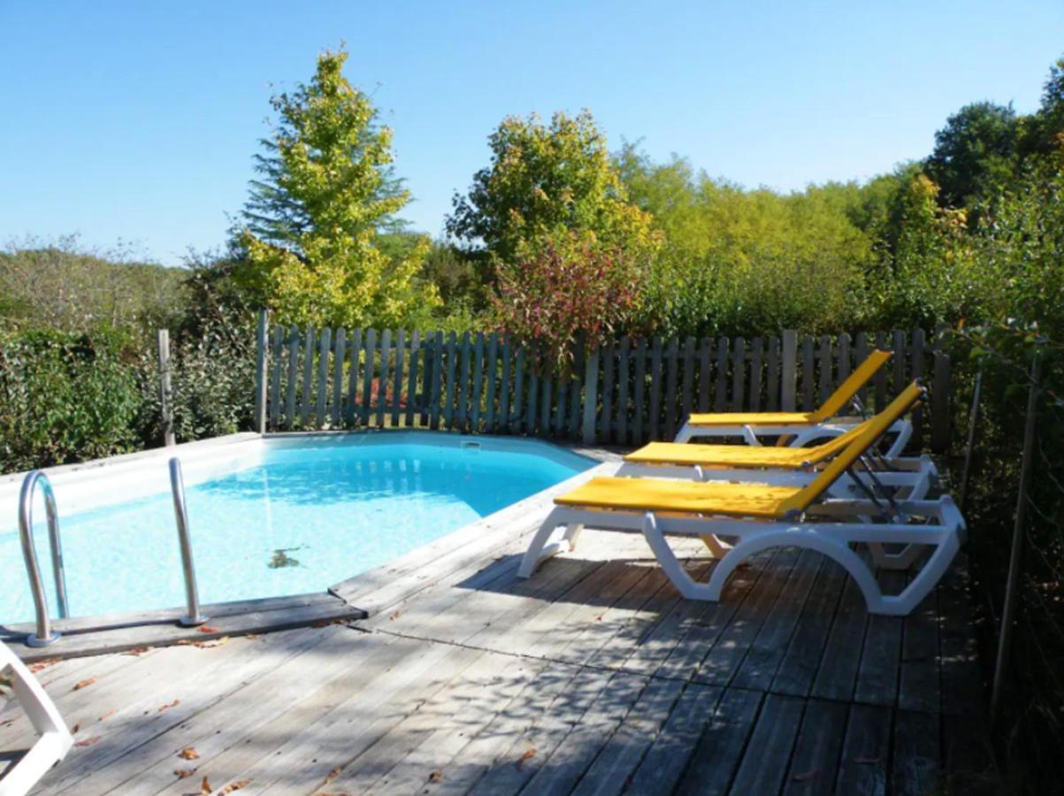 Charmante Maison Avec Piscine Partagee A Le Buisson-De-Cadouin Exterior foto